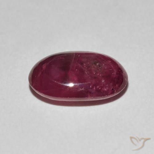 Rubis étoilé Rouge foncé naturelle ovale, 3.19 ct, Opaque