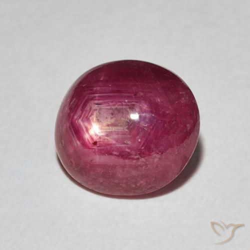 Rubis étoilé Rouge moyen naturelle ovale, 3.31 ct, Opaque