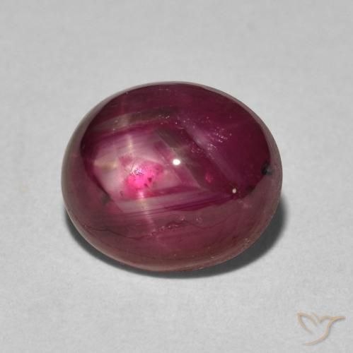 Rubis étoilé Rouge moyen naturelle ovale, 4.41 ct, Opaque