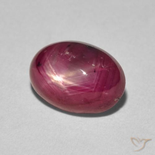 Rubis étoilé Rouge foncé naturelle ovale, 3.77 ct, Opaque