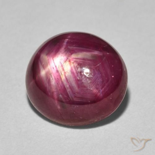 Rubis étoilé Rouge moyen naturelle ovale, 5.18 ct, Opaque