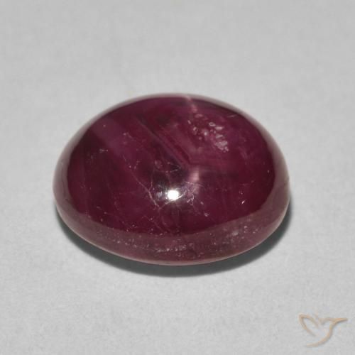 Rubis étoilé Rouge moyen naturelle ovale, 5.18 ct, Opaque