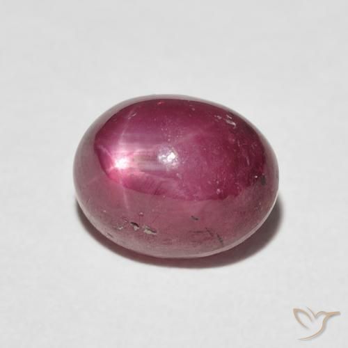 Rubis étoilé Rouge moyen naturelle ovale, 4.20 ct, Opaque