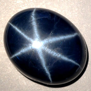 Saphir Étoilé Bleu foncé naturelle Coupe ovale, 9.13 ct, Opaque