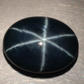 Saphir étoilé bleue naturelle coupe ovale, 14,60 ct, opaque