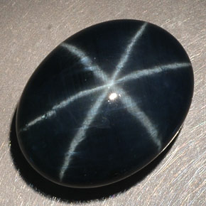 Saphir étoilé bleue naturelle coupe ovale, 14,60 ct, opaque