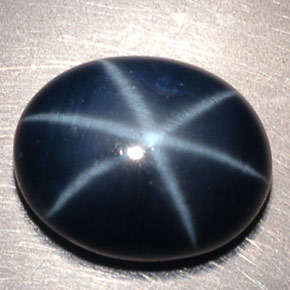 Saphir étoilé bleue naturelle coupe ovale, 3,80 ct, opaque