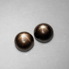 Achetez naturel ct noir saphir étoilé gems, coupe roude, en provenance thaïlande chez gemselect. en stock, livraison internationale!