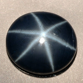 Saphir étoilé bleue naturelle coupe ovale, 5,38 ct, opaque