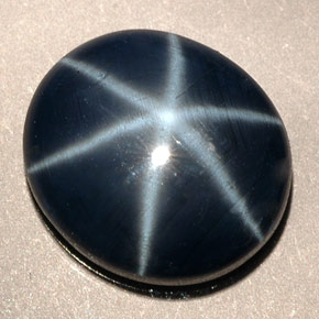 Saphir étoilé bleue naturelle coupe ovale, 5,38 ct, opaque