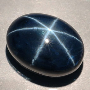 Saphir étoilé bleue naturelle coupe ovale, 16,77 ct, opaque