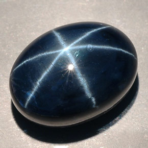 Saphir étoilé bleue naturelle coupe ovale, 16,77 ct, opaque
