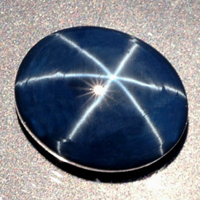 Saphir étoilé bleue naturelle coupe ovale, 16,41 ct, opaque