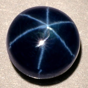 Saphir étoilé bleue naturelle coupe roude, 1,94 ct, translucide