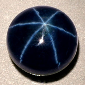 Saphir étoilé bleue naturelle coupe roude, 1,94 ct, translucide