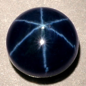 Saphir étoilé bleue naturelle coupe roude, 1,94 ct, translucide