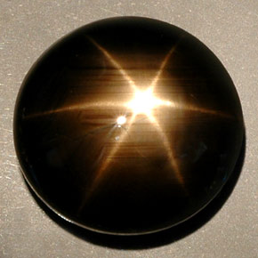Saphir étoilé noir naturelle coupe roude, 36,25 ct, opaque