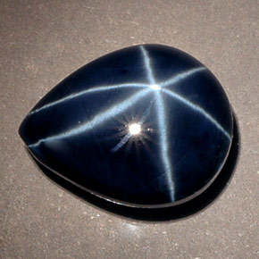 Saphir étoilé bleue naturelle en forme de poire, 7,89 ct, opaque