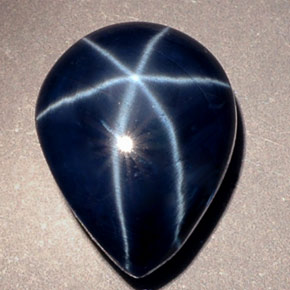 Saphir étoilé bleue naturelle en forme de poire, 7,89 ct, opaque