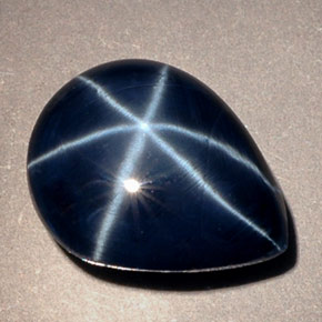 Saphir étoilé bleue naturelle en forme de poire, 7,89 ct, opaque