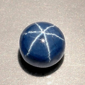 Saphir étoilé bleue naturelle coupe roude, 1,92 ct, opaque