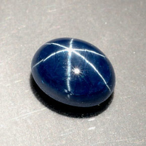 Saphir étoilé bleue naturelle coupe ovale, 2,86 ct, opaque