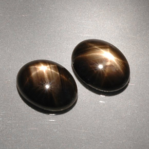 Achetez naturel ct Noire Saphir Étoilé gems, Coupe ovale, En provenance Thaïlande chez GemSelect. En stock, livraison internationale!