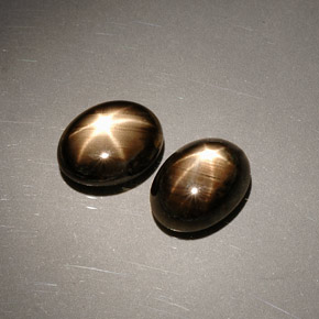 Achetez naturel ct noir saphir étoilé gems, coupe ovale, en provenance thaïlande chez gemselect. en stock, livraison internationale!