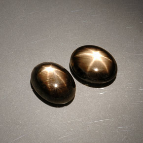 Achetez naturel ct noir saphir étoilé gems, coupe ovale, en provenance thaïlande chez gemselect. en stock, livraison internationale!