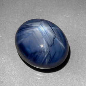 Saphir étoilé bleue naturelle coupe ovale, 7,29 ct, opaque