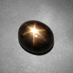 Saphir Étoilé Noire naturelle Coupe ovale, 7.46 ct, Opaque