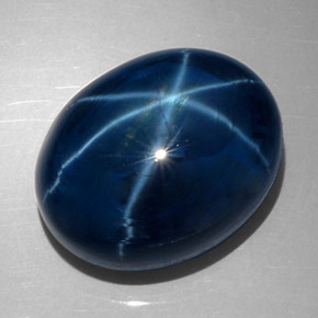Saphir étoilé bleue naturelle coupe ovale, 62,28 ct, opaque