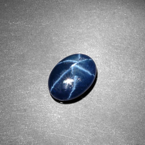 Saphir étoilé bleue naturelle coupe ovale, 1,35 ct, opaque