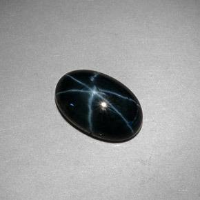 Saphir étoilé bleue naturelle coupe ovale, 3,21 ct, opaque