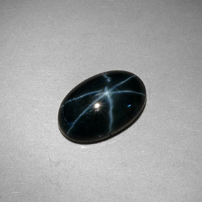 Saphir étoilé bleue naturelle coupe ovale, 3,21 ct, opaque