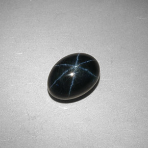 Saphir étoilé bleue naturelle coupe ovale, 2,44 ct, opaque
