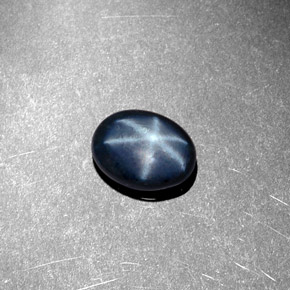Saphir étoilé bleue naturelle coupe ovale, 1,44 ct, opaque