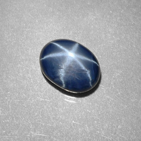 Saphir étoilé bleue naturelle coupe ovale, 2,12 ct, opaque