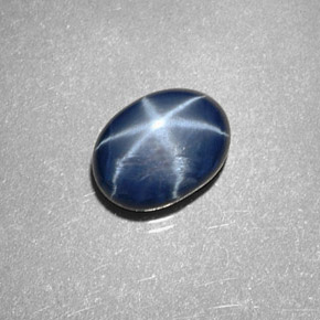 Saphir étoilé bleue naturelle coupe ovale, 2,12 ct, opaque