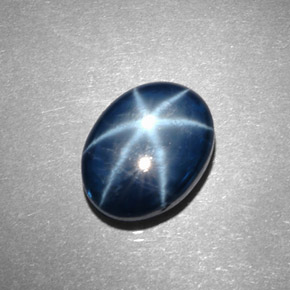 Saphir étoilé bleue naturelle coupe ovale, 5,64 ct, opaque
