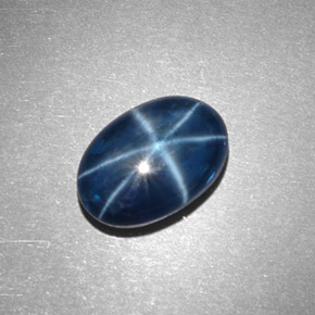 Saphir étoilé bleue naturelle coupe ovale, 4,32 ct, opaque