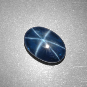 Saphir étoilé bleue naturelle coupe ovale, 4,32 ct, opaque