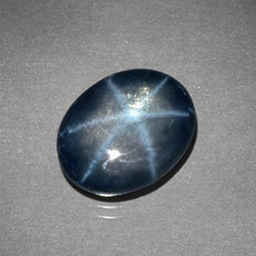 Saphir étoilé bleue naturelle coupe ovale, 4,24 ct, opaque