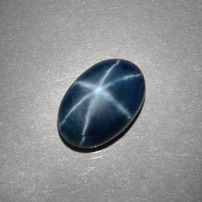 Saphir étoilé bleue naturelle coupe ovale, 4,14 ct, opaque