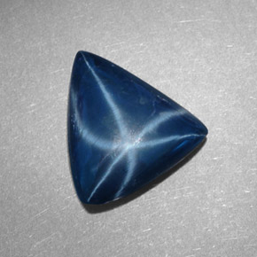 Saphir Étoilé Bleu naturelle Trillion, 5.57 ct, Opaque
