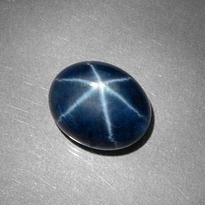 Saphir étoilé bleue naturelle coupe ovale, 8,60 ct, opaque