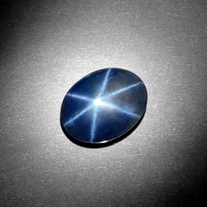 Saphir étoilé bleue naturelle coupe ovale, 5,08 ct, opaque
