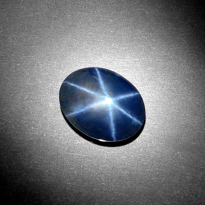 Saphir étoilé bleue naturelle coupe ovale, 5,08 ct, opaque