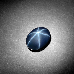 Saphir étoilé bleue naturelle coupe ovale, 2,91 ct, opaque