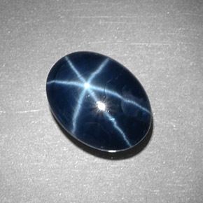 Saphir étoilé bleue naturelle coupe ovale, 3,18 ct, opaque